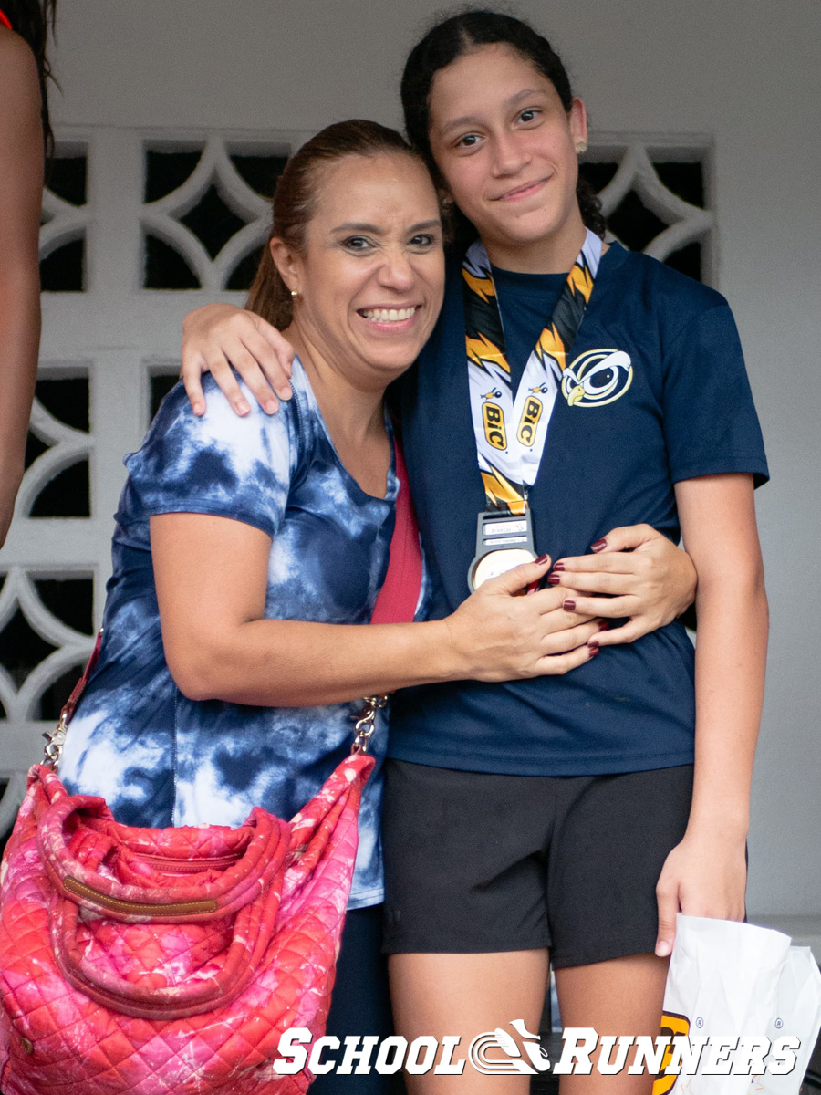 School Runners - Serie 3 - Podio Categoría Femenina 150 mts