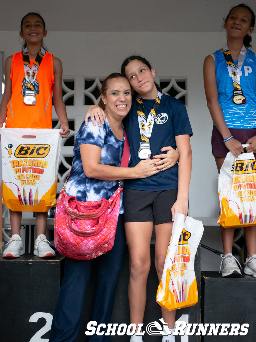 School Runners - Serie 3 - Podio Categoría Femenina 150 mts