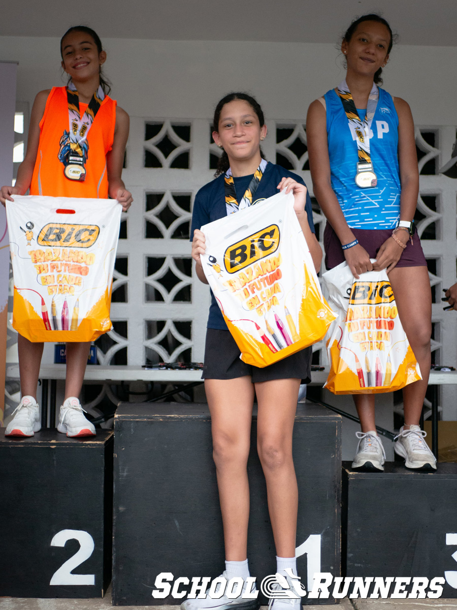 School Runners - Serie 3 - Podio Categoría Femenina 150 mts