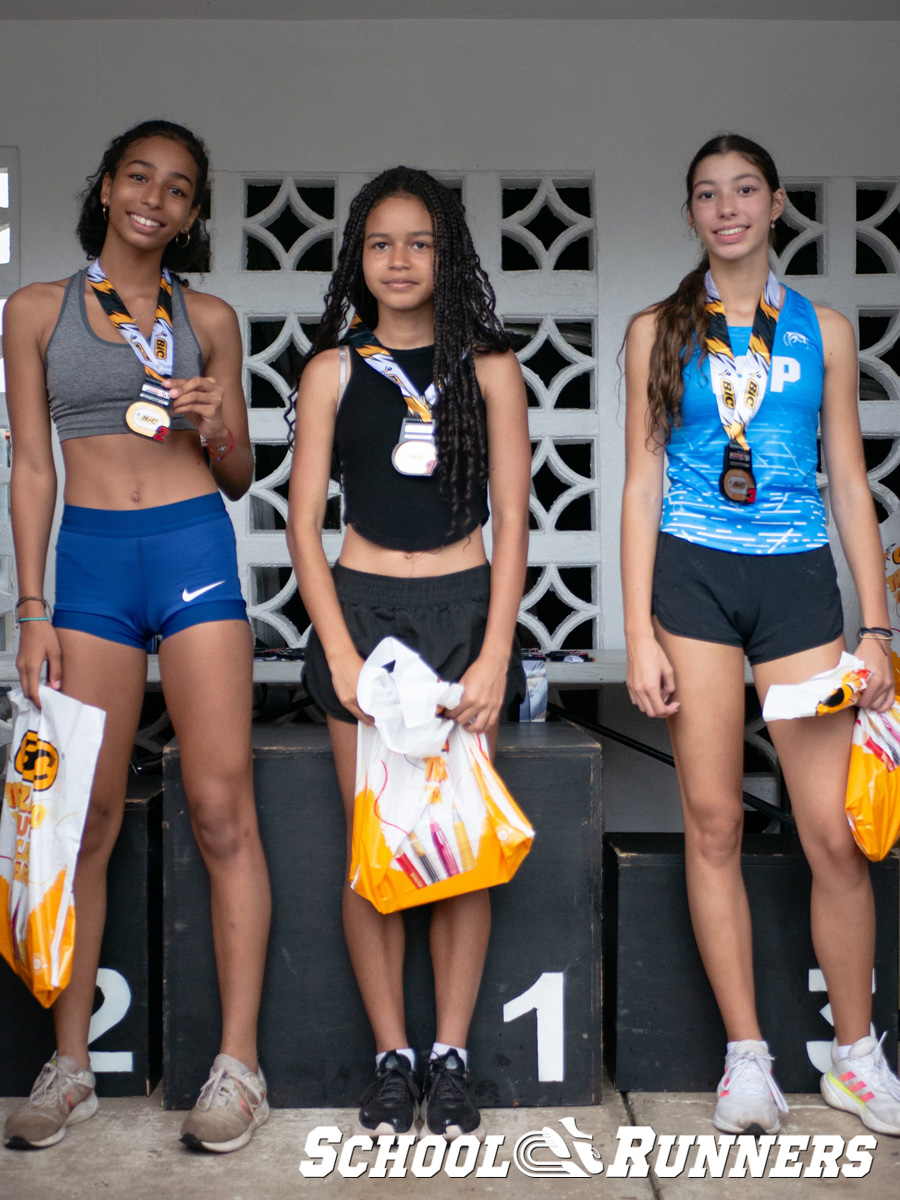 School Runners - Serie 3 - Podio Categoría Femenina 150 mts