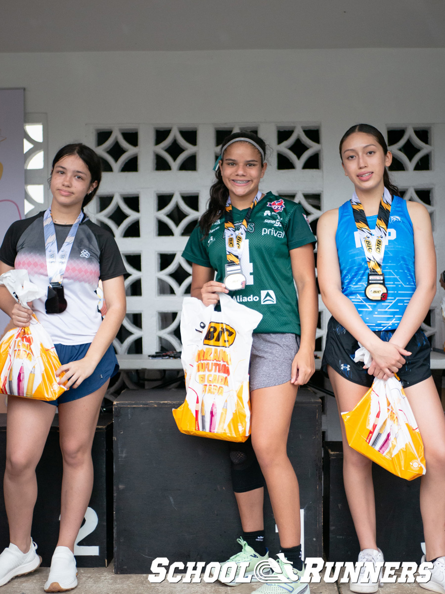 School Runners - Serie 3 - Podio Categoría Femenina 150 mts