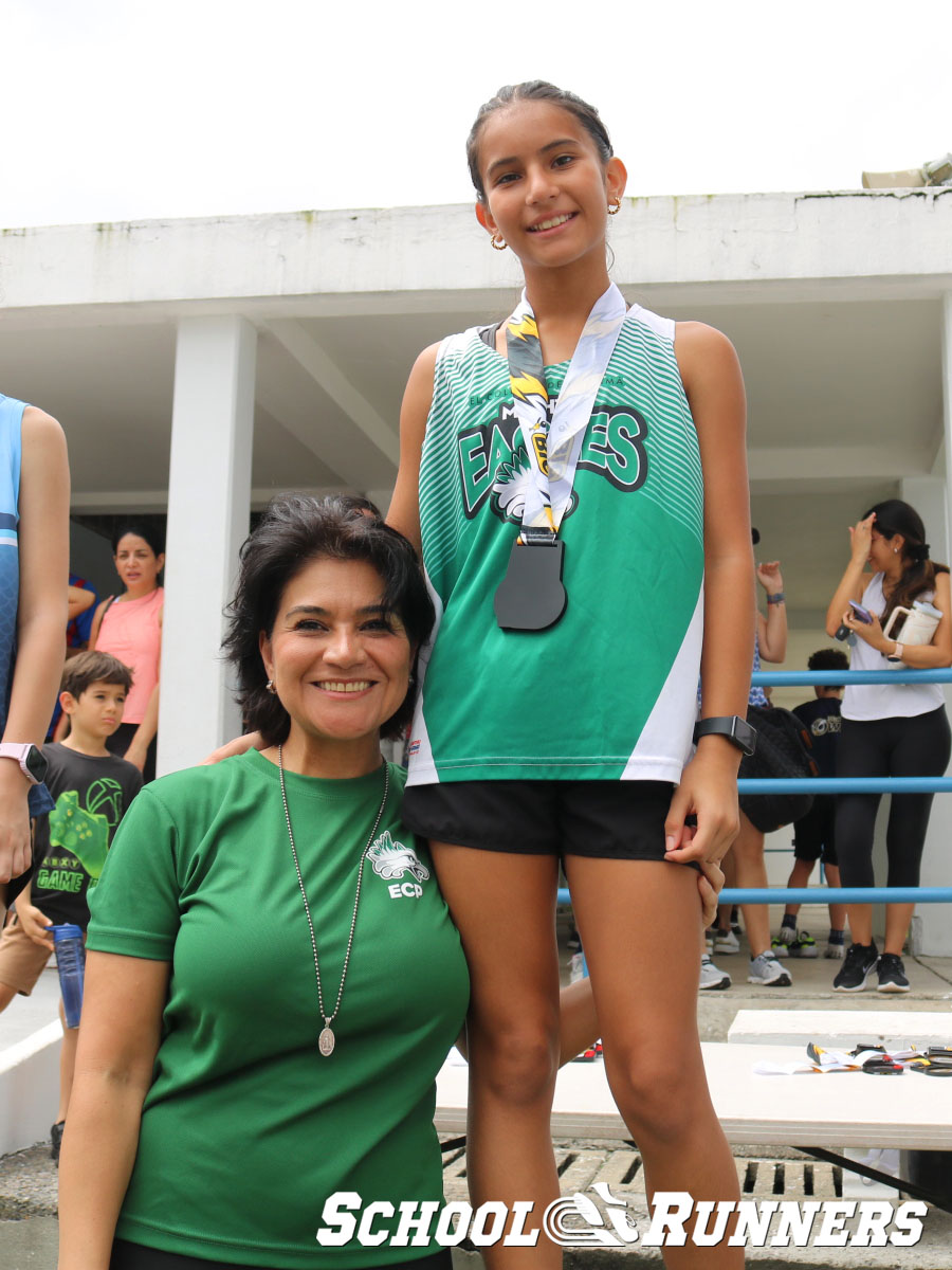 School Runners - Serie 3 - Podio Categoría Femenina 100 mts