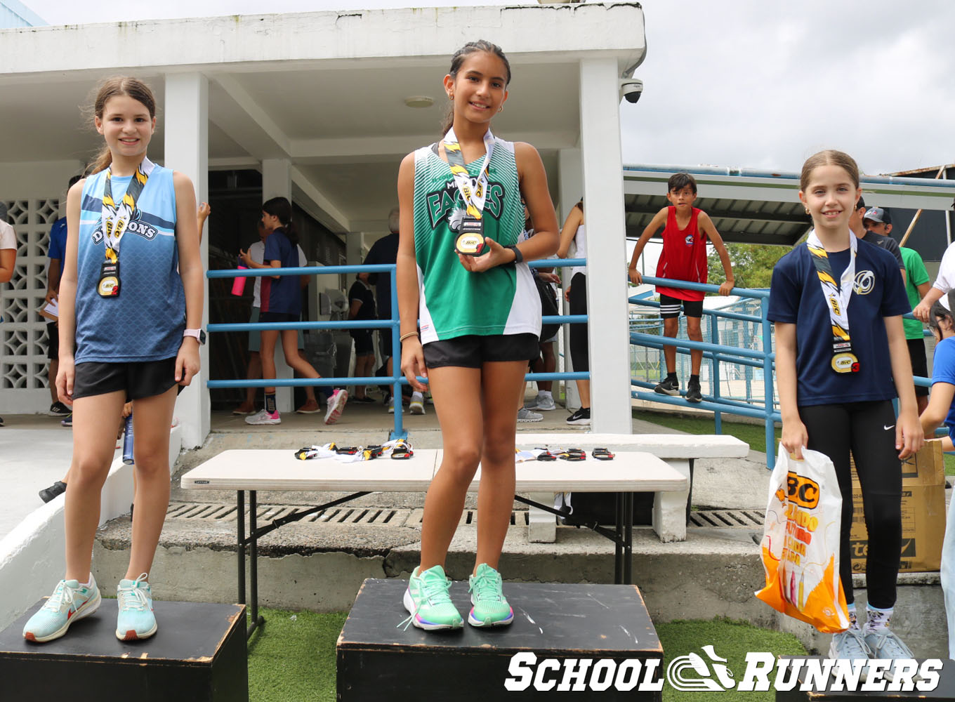 School Runners - Serie 3 - Podio Categoría Femenina 100 mts