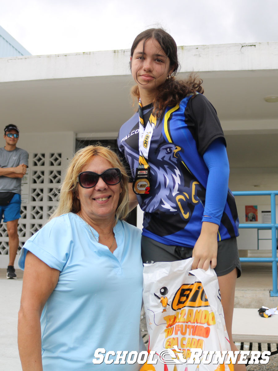 School Runners - Serie 3 - Podio Categoría Femenina 100 mts