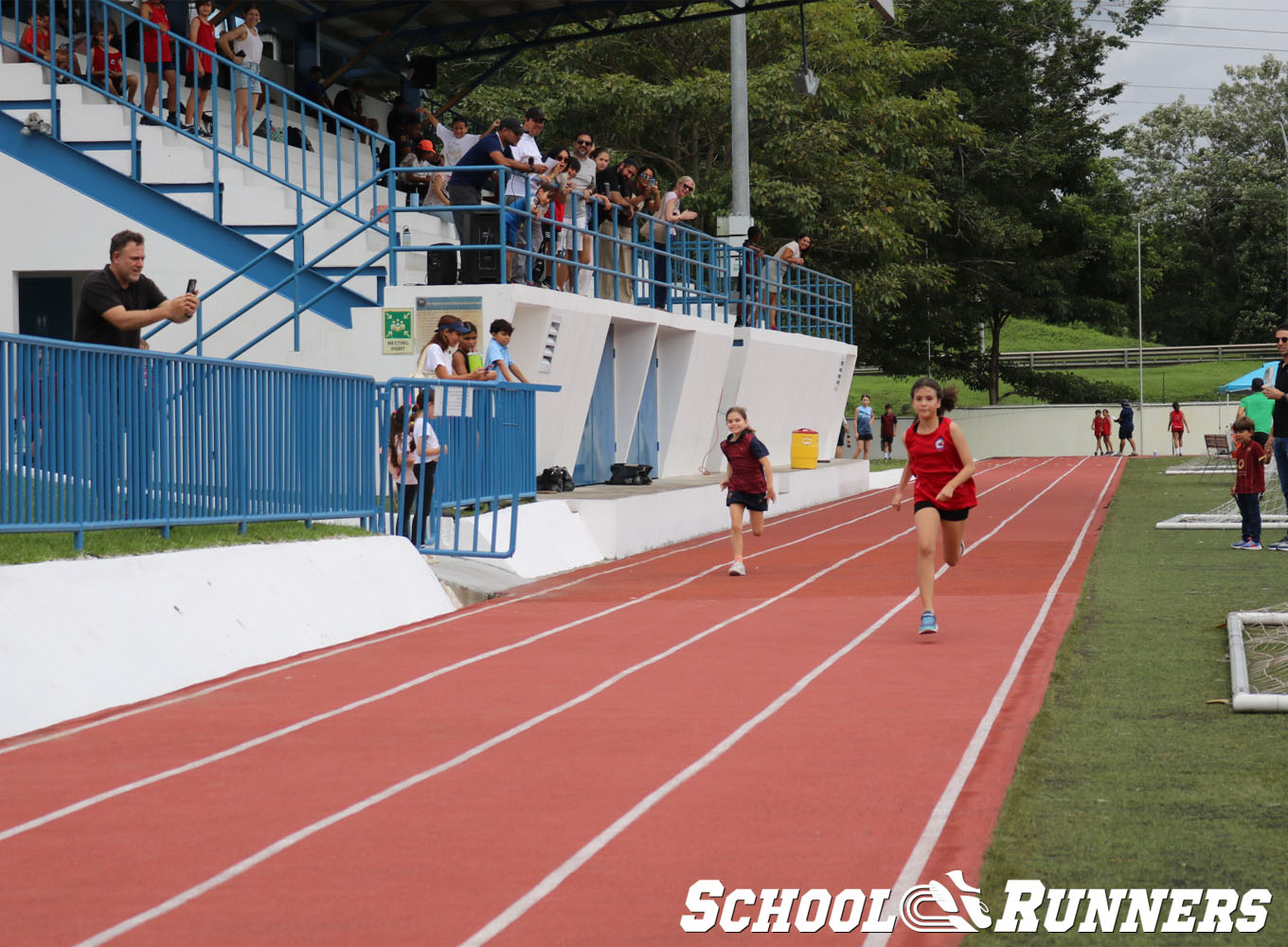 School Runners - Serie 3 - Categoría Femenina 100m