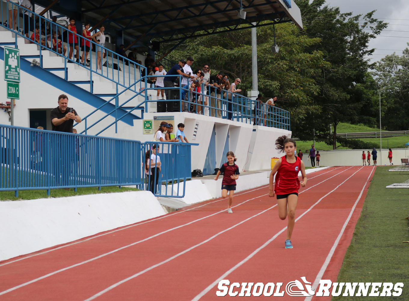 School Runners - Serie 3 - Categoría Femenina 100m