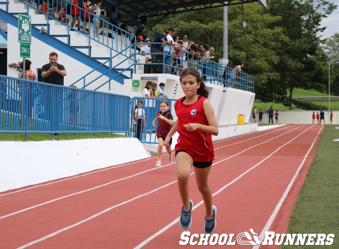 School Runners - Serie 3 - Categoría Femenina 100m