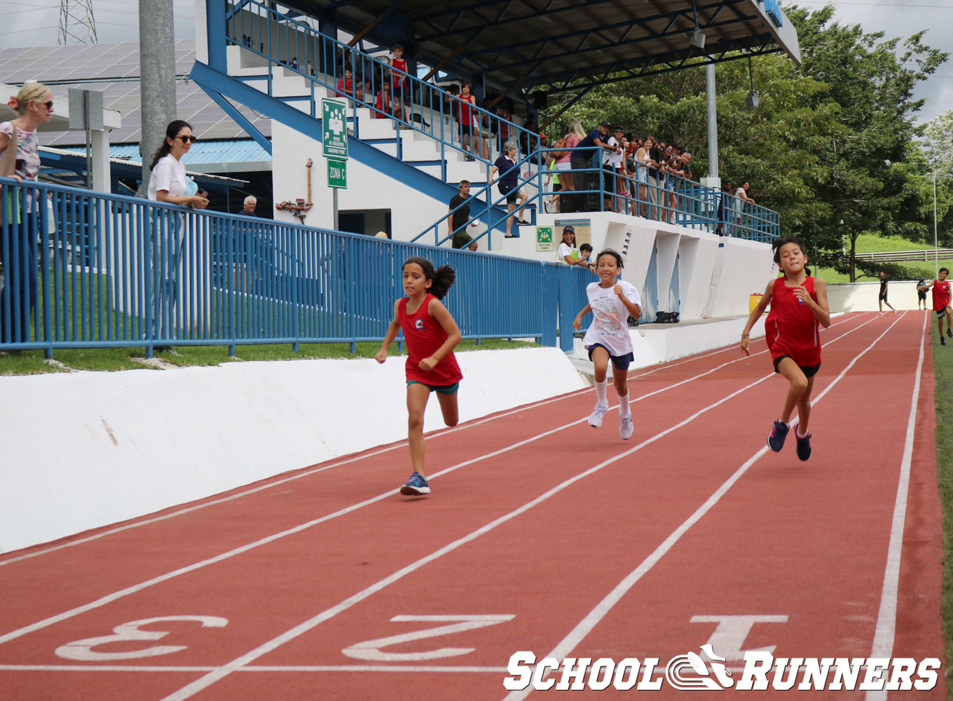 School Runners - Serie 3 - Categoría Femenina 100m