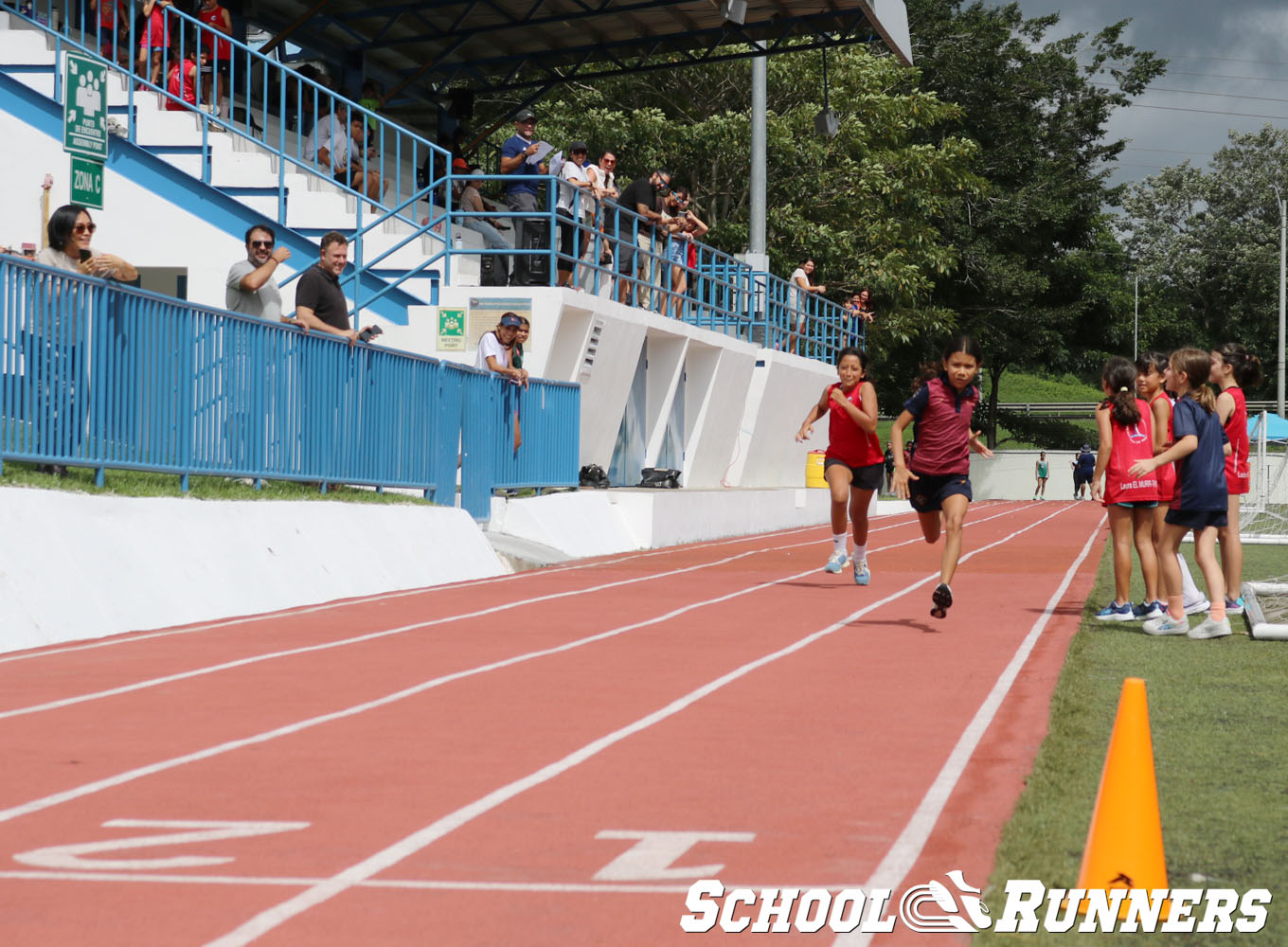 School Runners - Serie 3 - Categoría Femenina 100m