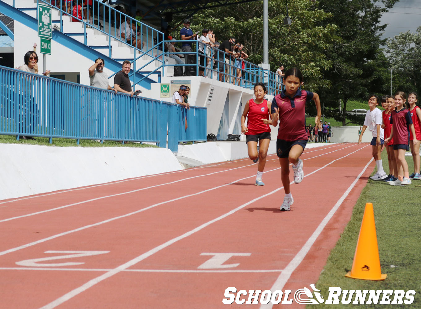 School Runners - Serie 3 - Categoría Femenina 100m