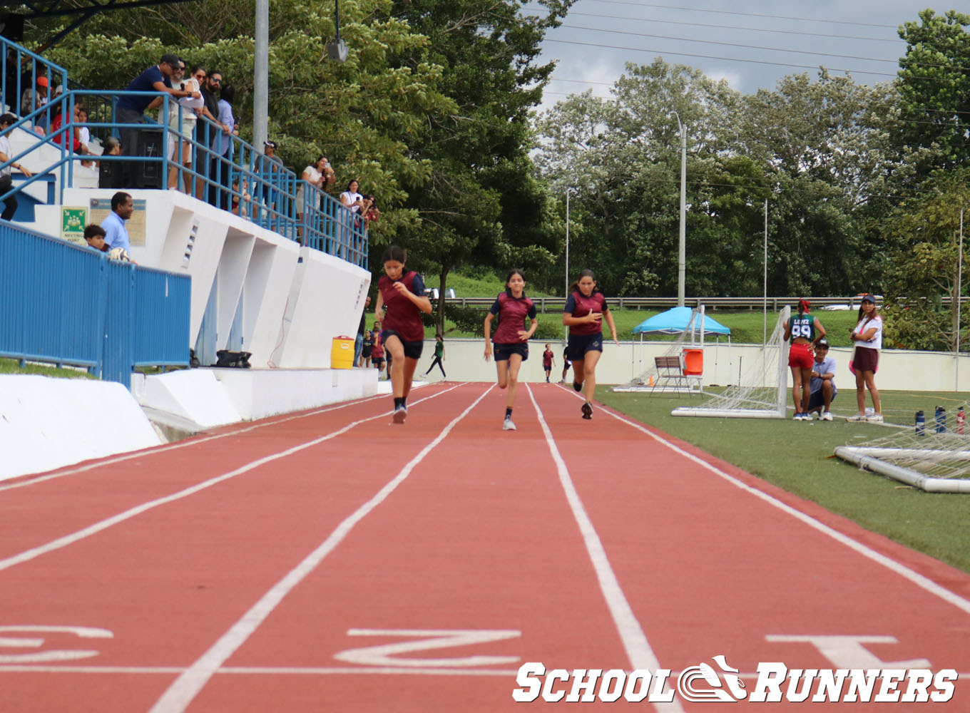 School Runners - Serie 3 - Categoría Femenina 100m