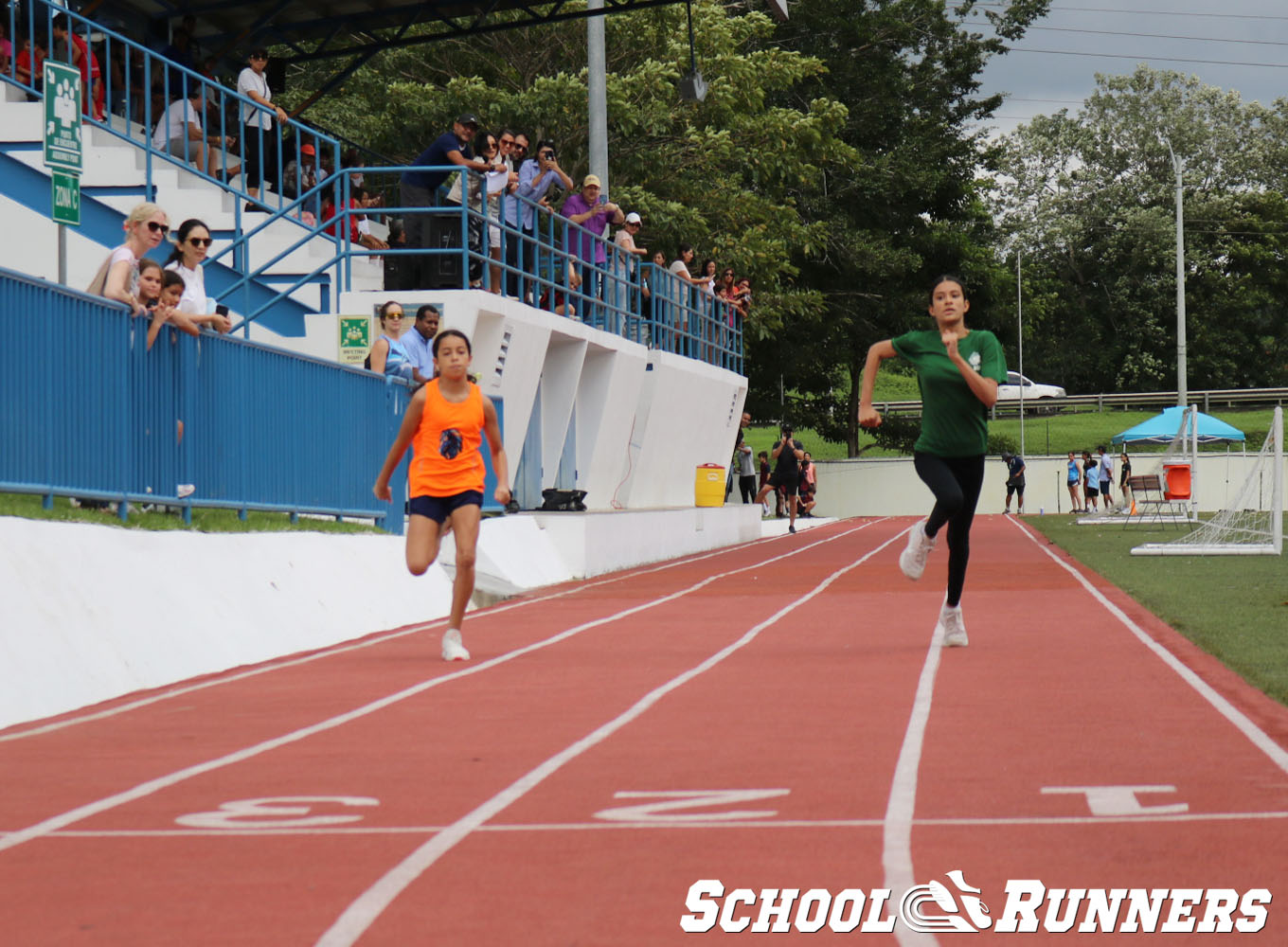 School Runners - Serie 3 - Categoría Femenina 100m