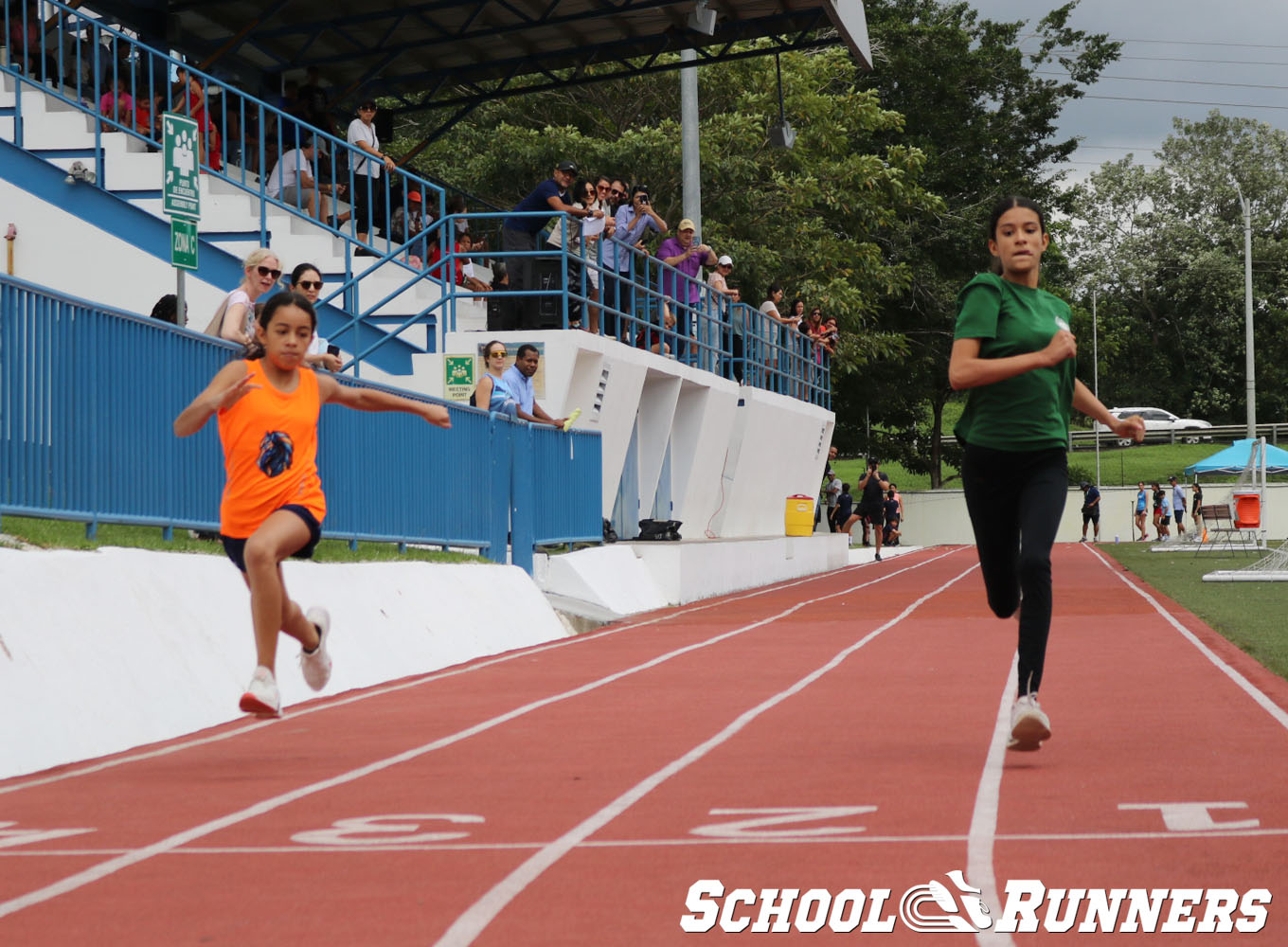 School Runners - Serie 3 - Categoría Femenina 100m