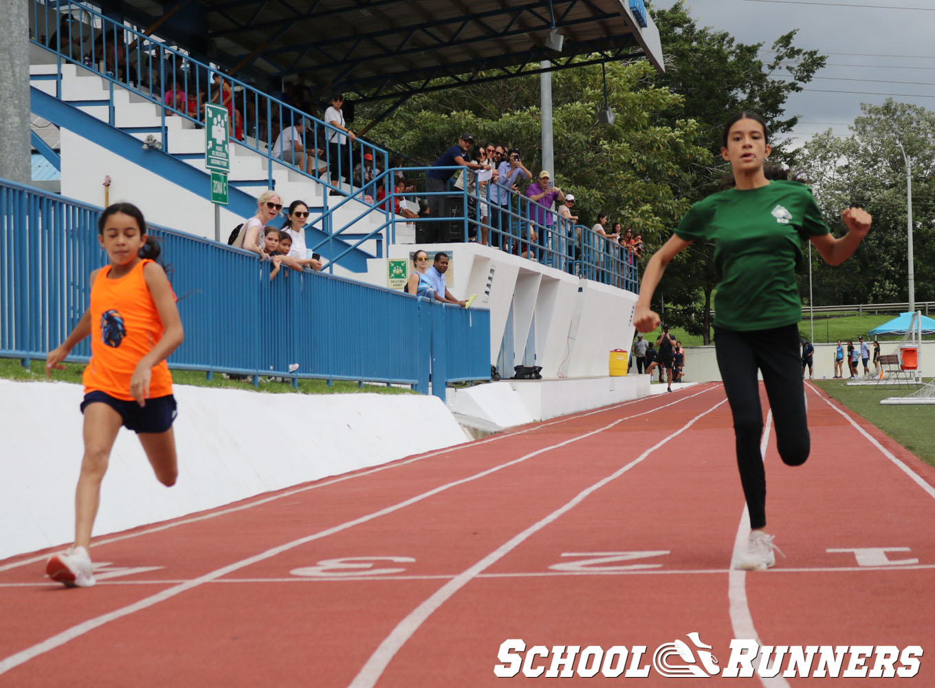 School Runners - Serie 3 - Categoría Femenina 100m