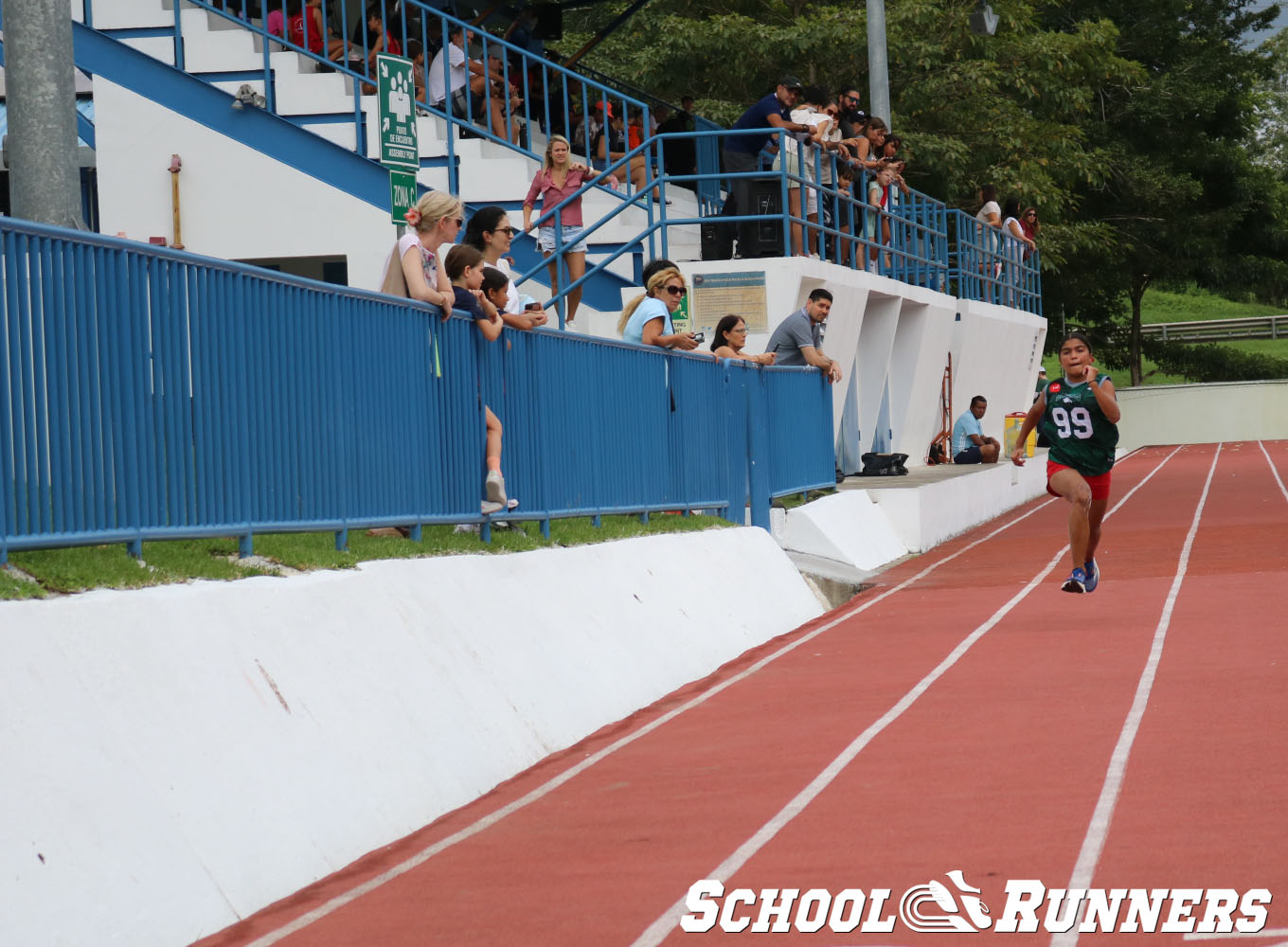 School Runners - Serie 3 - Categoría Femenina 100m