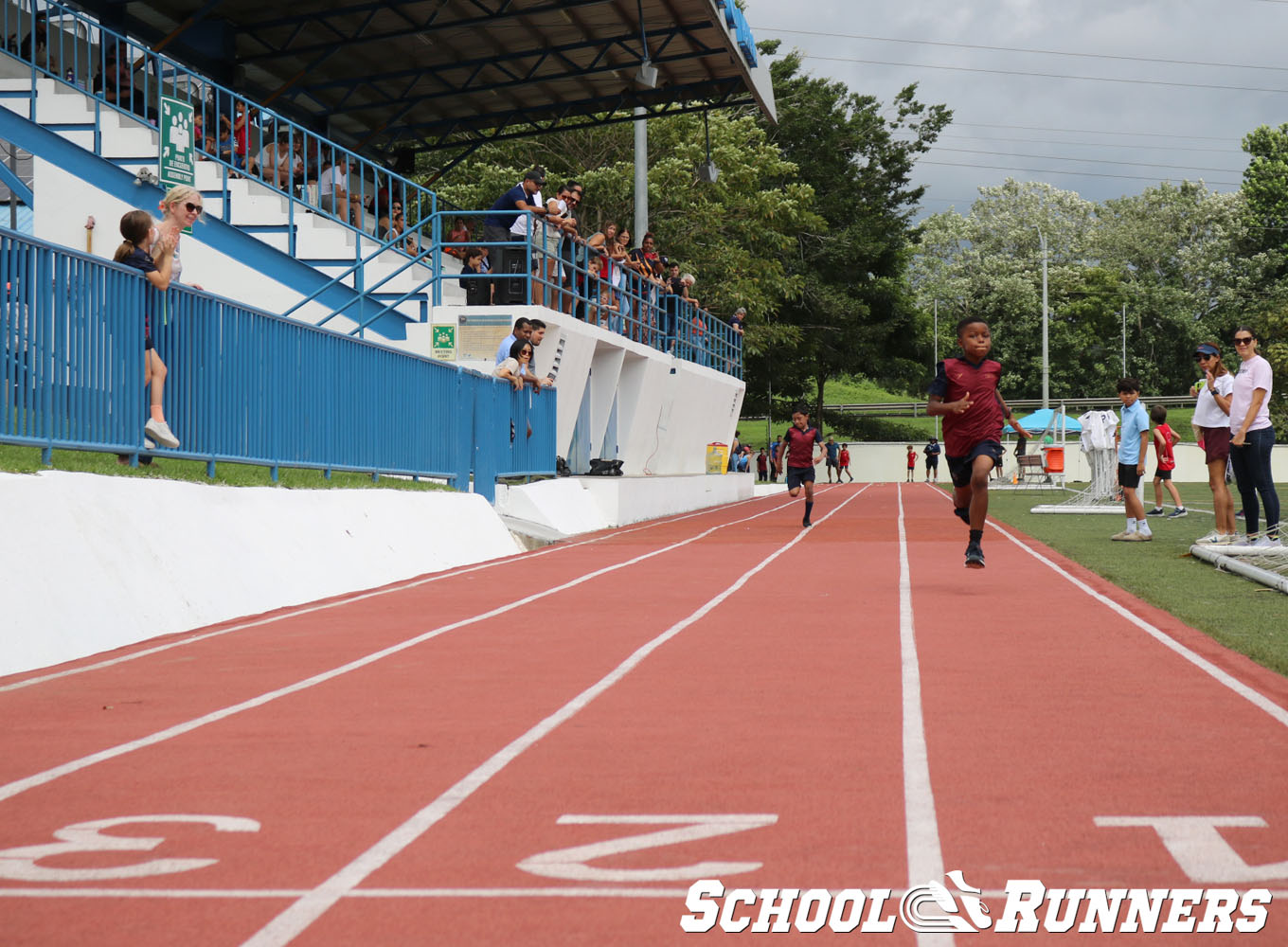 School Runners - Serie 3 - Categoría Masculina 100m