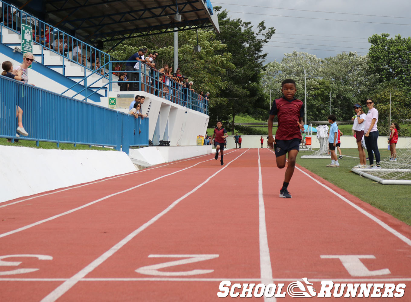 School Runners - Serie 3 - Categoría Masculina 100m