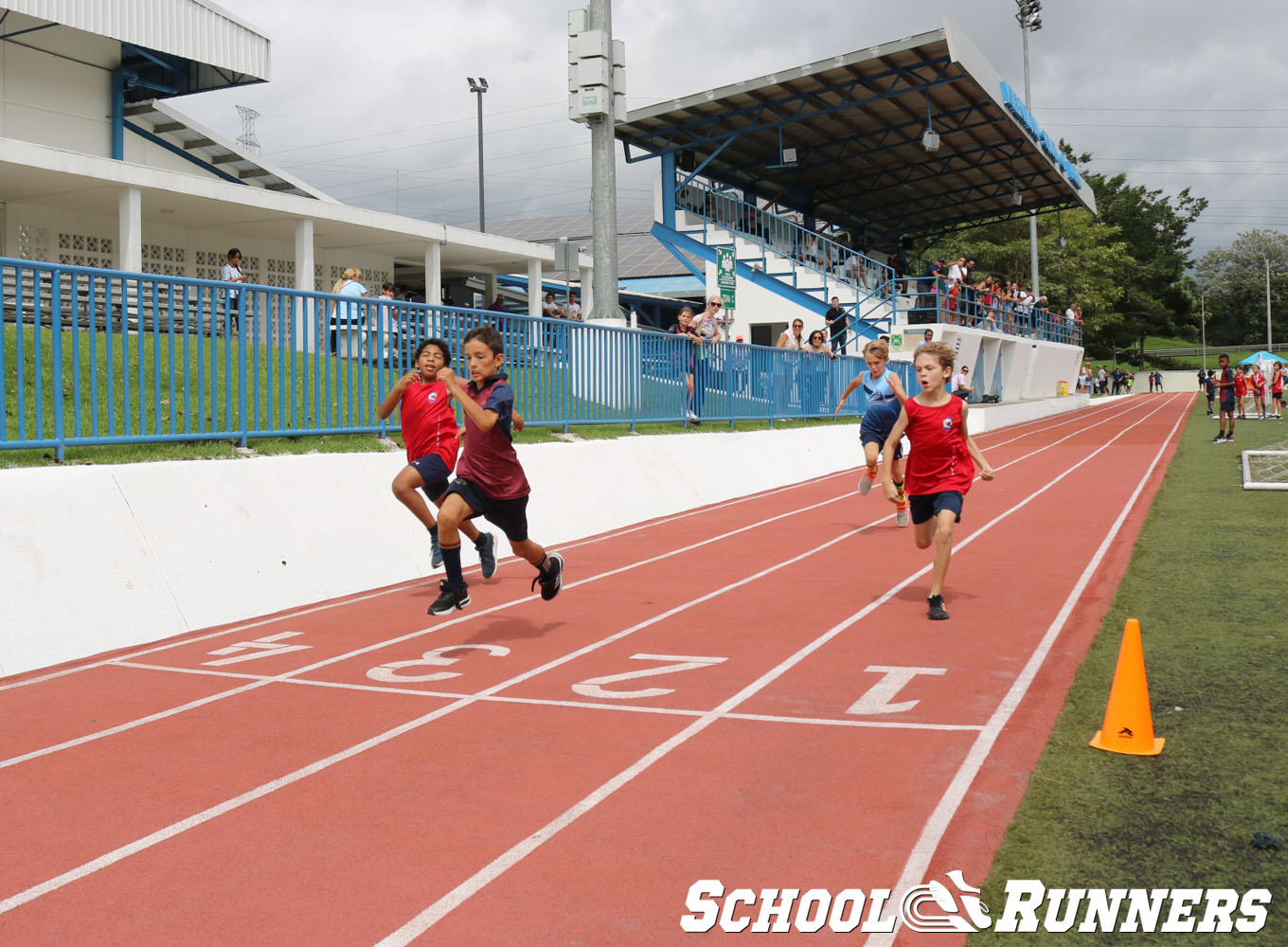 School Runners - Serie 3 - Categoría Masculina 100m