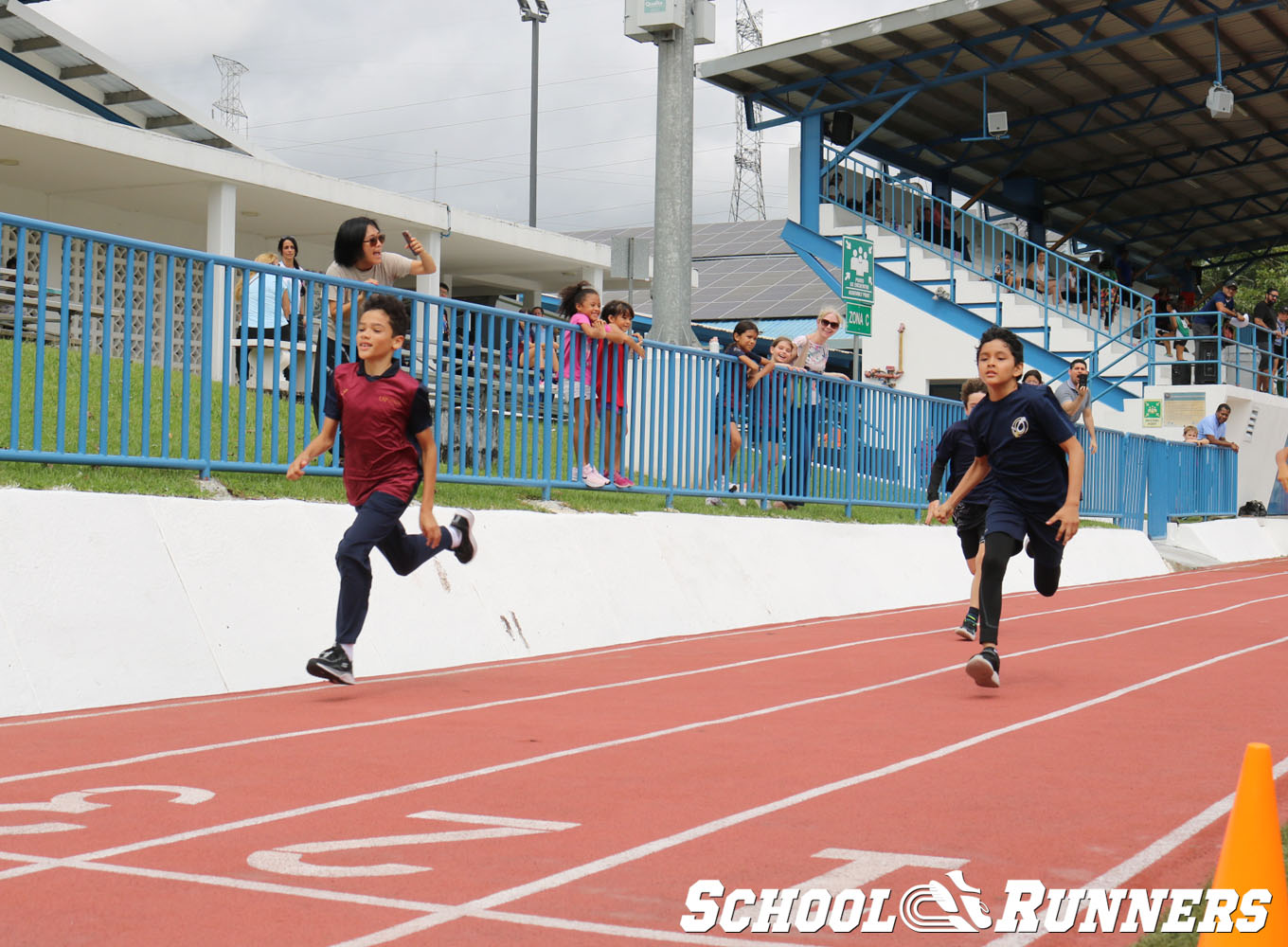 School Runners - Serie 3 - Categoría Masculina 100m