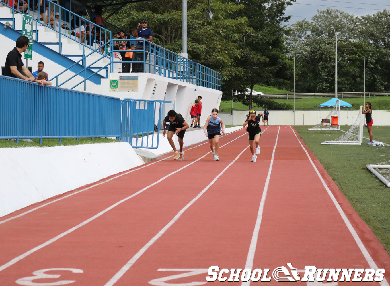 School Runners - Serie 3 - Calentamientos 100m