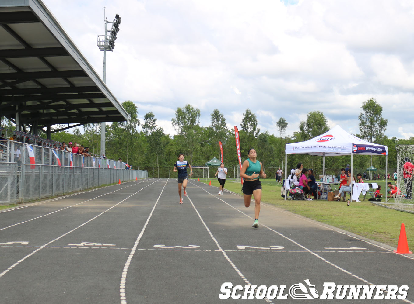 Serie 4 - Heats de la Categoría Femenina u19 en 150 metros