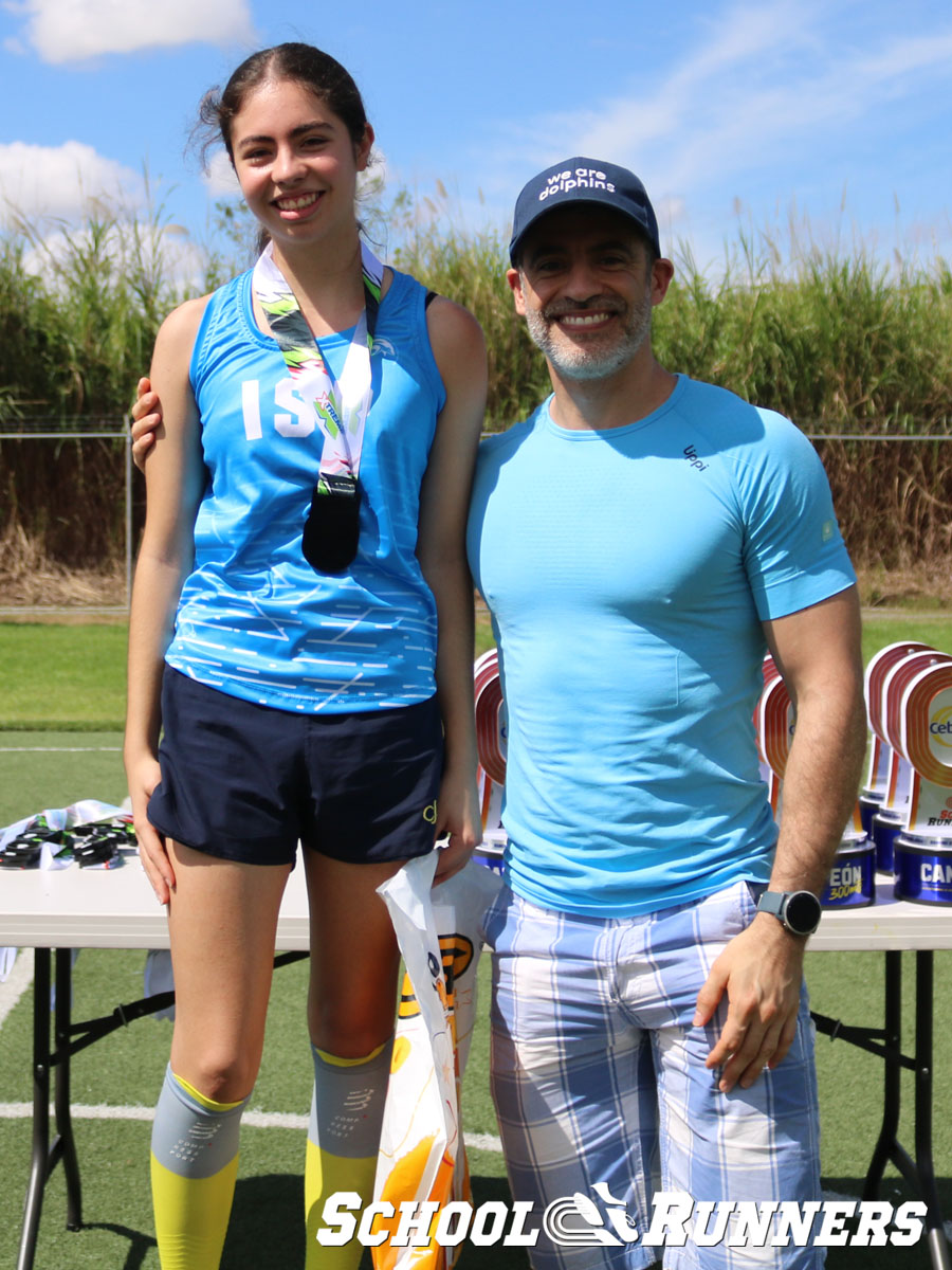 Serie 4 - Podio de la Categoría Femenino u15 en 300 metros