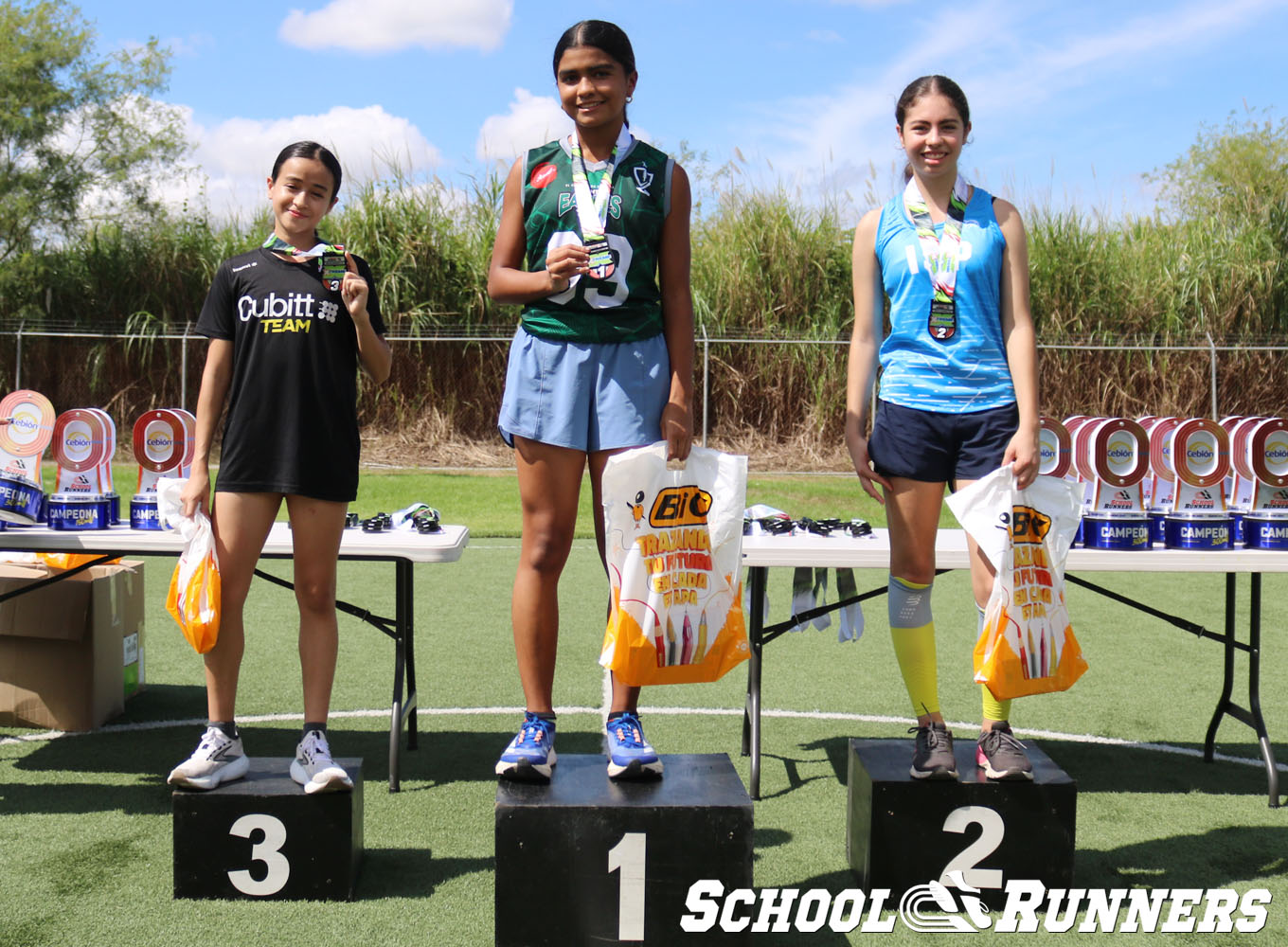 Serie 4 - Podio de la Categoría Femenino u15 en 300 metros