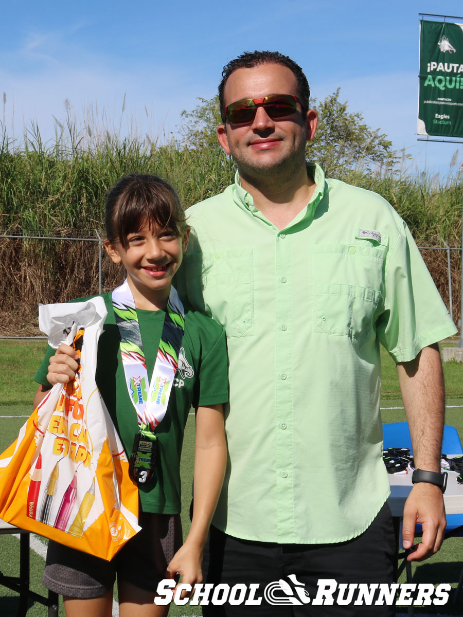 Serie 4 - Podio de la Categoría Femenino u9 en 50 metros